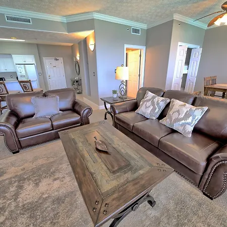 Stylish Oceanfront Condo With Beach And Picnic Area Access - Unit 1706